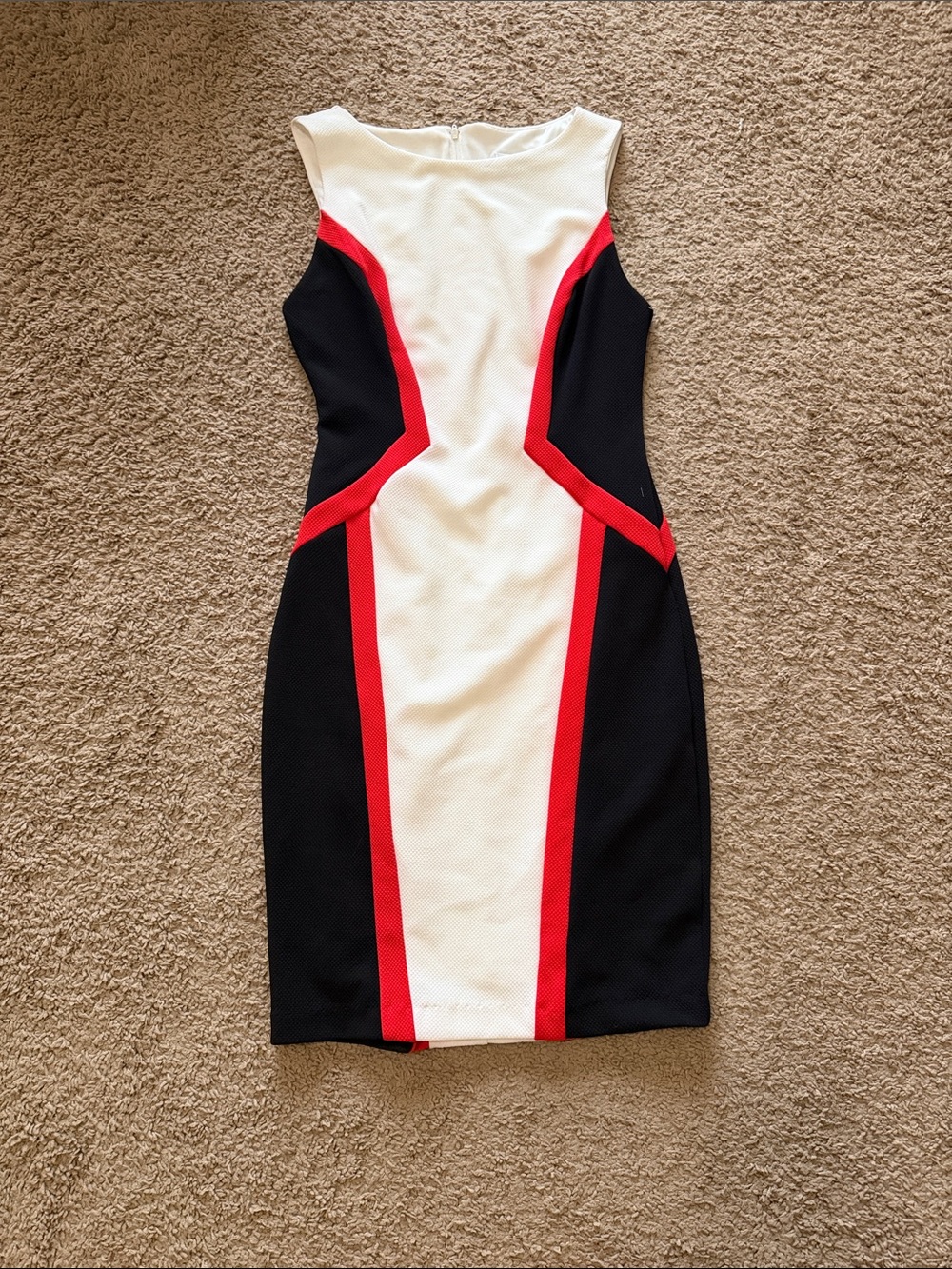 Bisou Bisou White, Black & Red Colorblock Sheath Dress